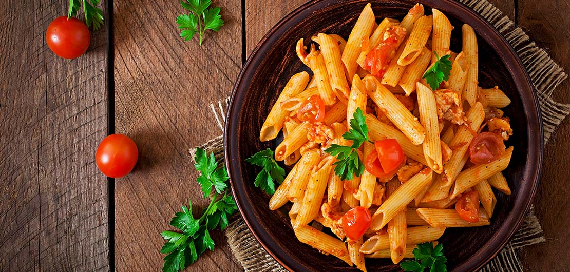 Brokulove_pl - Penne z pomidorami i kurczakiem