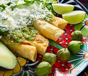 enchilady z guacamole
